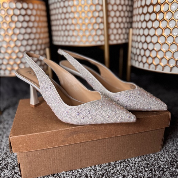 Betsey Johnson Clark Ivory Slingback Heels - Picture 6 of 7